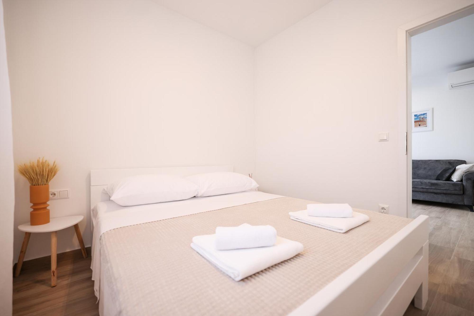 Duo Soles - Apartments With Private Parking Near Zadar Murvica  Dış mekan fotoğraf
