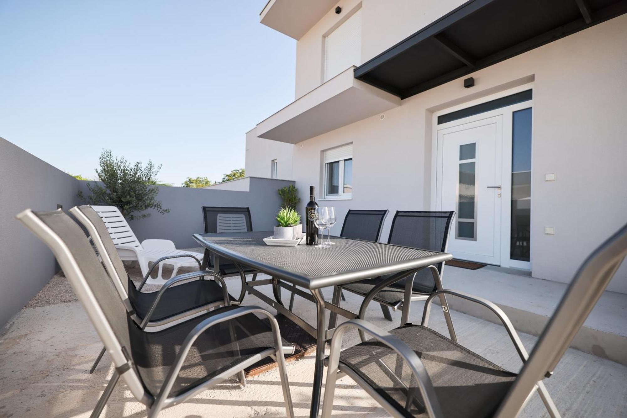 Duo Soles - Apartments With Private Parking Near Zadar Murvica  Dış mekan fotoğraf