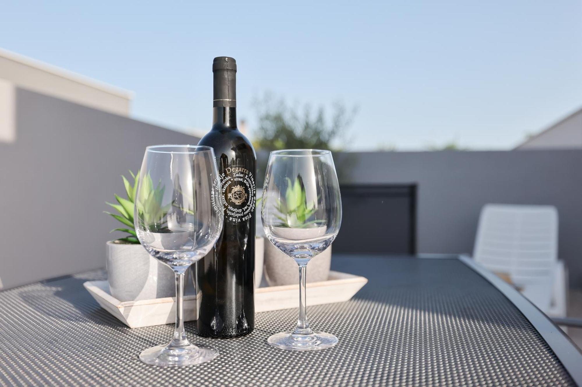 Duo Soles - Apartments With Private Parking Near Zadar Murvica  Dış mekan fotoğraf