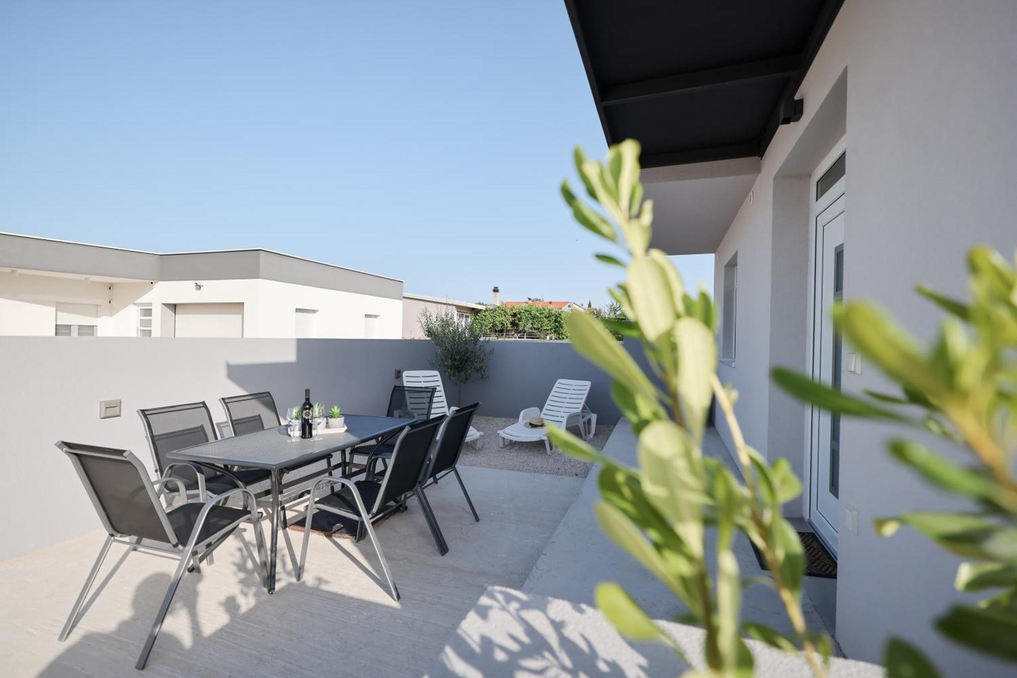 Duo Soles - Apartments With Private Parking Near Zadar Murvica  Dış mekan fotoğraf