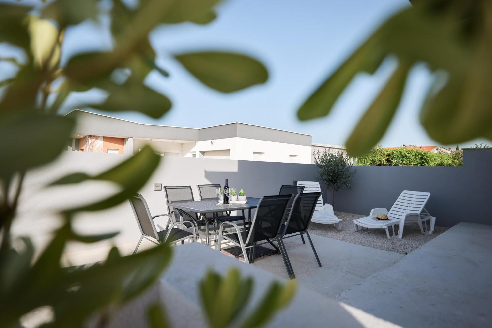 Duo Soles - Apartments With Private Parking Near Zadar Murvica  Dış mekan fotoğraf